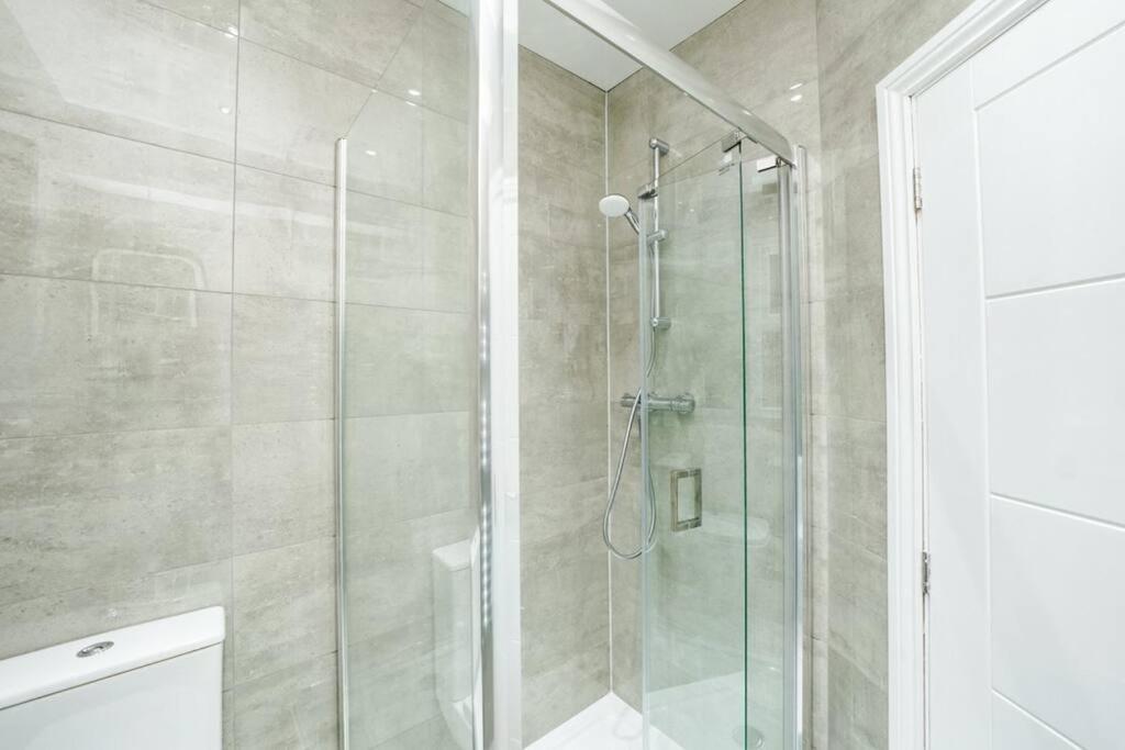 Newly Renovated Modern 4 Bed 3 Bath Apartment London Exterior foto