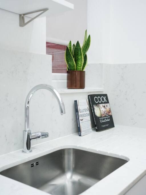Newly Renovated Modern 4 Bed 3 Bath Apartment London Exterior foto