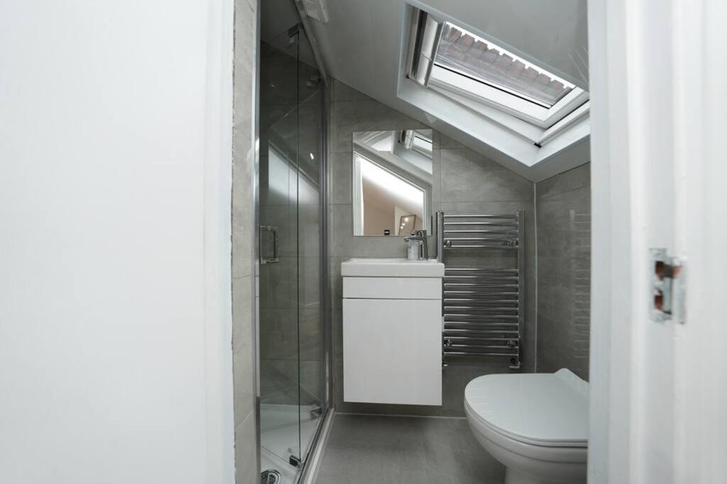 Newly Renovated Modern 4 Bed 3 Bath Apartment London Exterior foto
