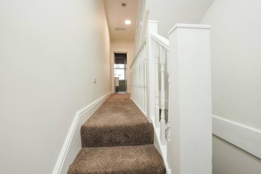 Newly Renovated Modern 4 Bed 3 Bath Apartment London Exterior foto