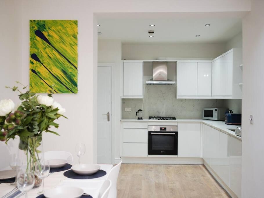 Newly Renovated Modern 4 Bed 3 Bath Apartment London Exterior foto