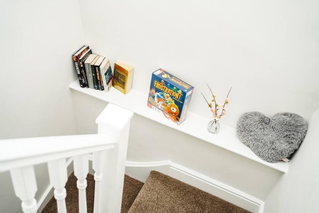 Newly Renovated Modern 4 Bed 3 Bath Apartment London Exterior foto
