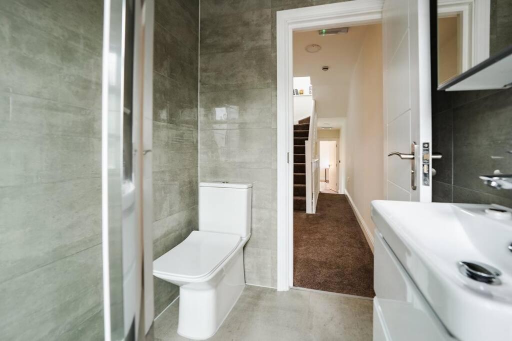 Newly Renovated Modern 4 Bed 3 Bath Apartment London Exterior foto