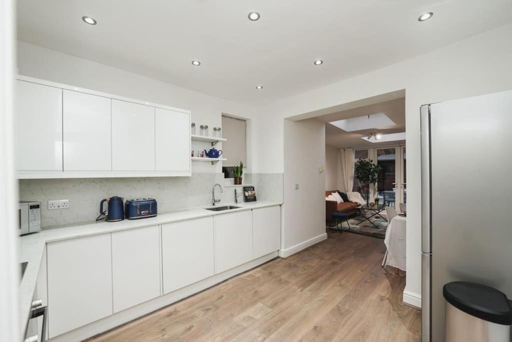 Newly Renovated Modern 4 Bed 3 Bath Apartment London Exterior foto