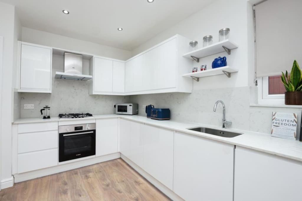 Newly Renovated Modern 4 Bed 3 Bath Apartment London Exterior foto